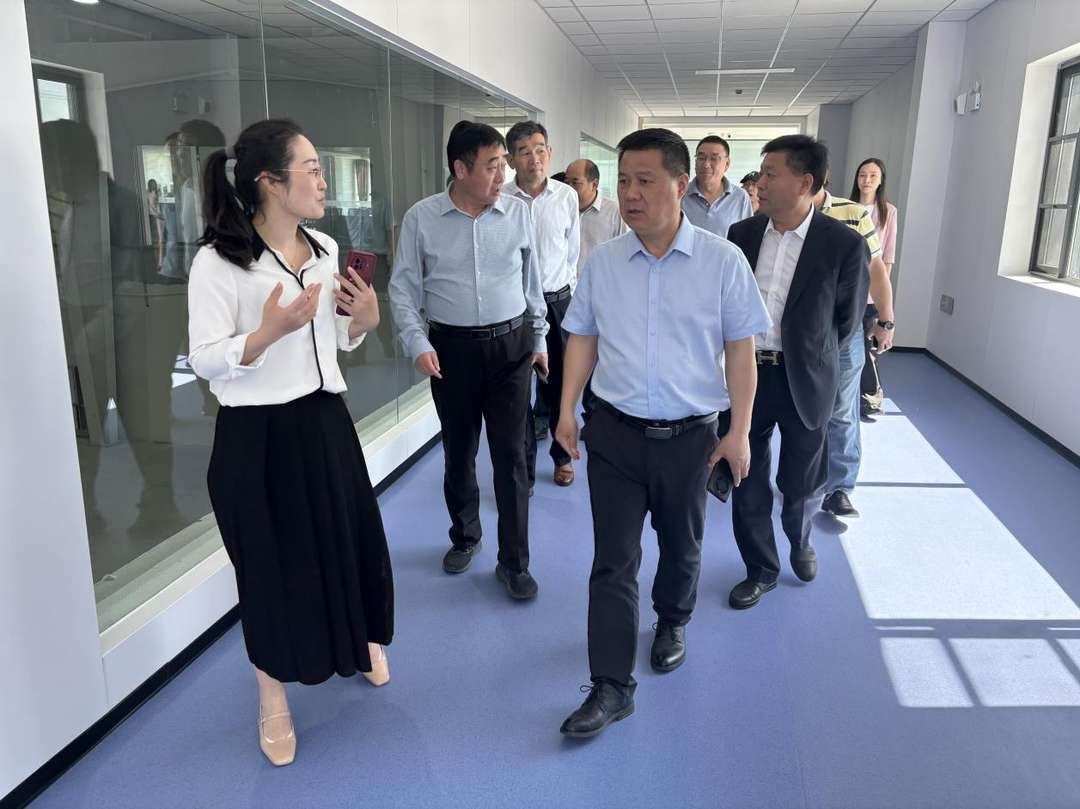 王昊 大会场_副本.jpg